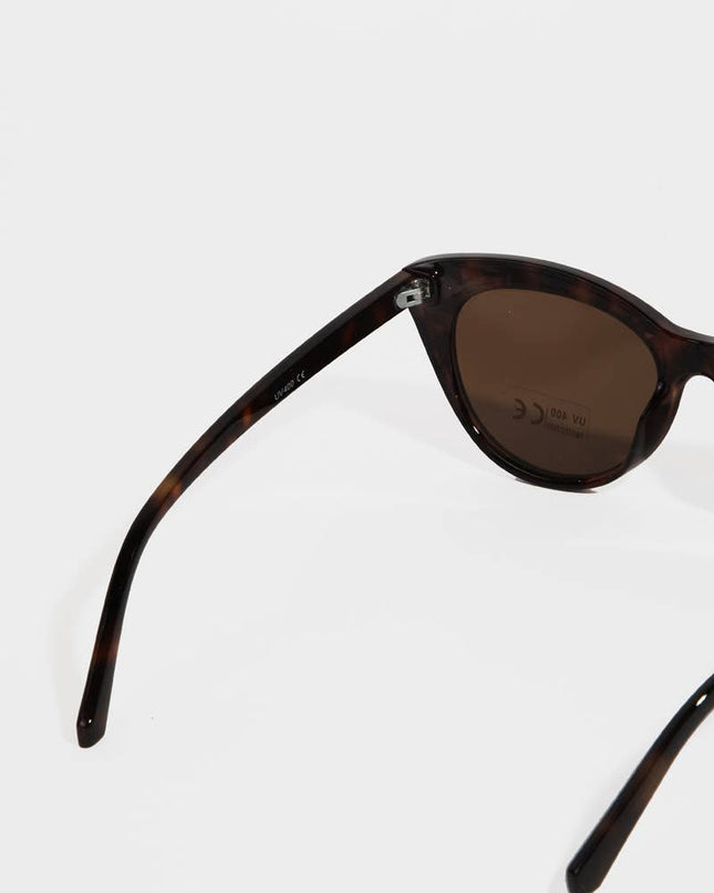 Classic Cat Eye Frame Sunglasses - Shop Simply Apparel
