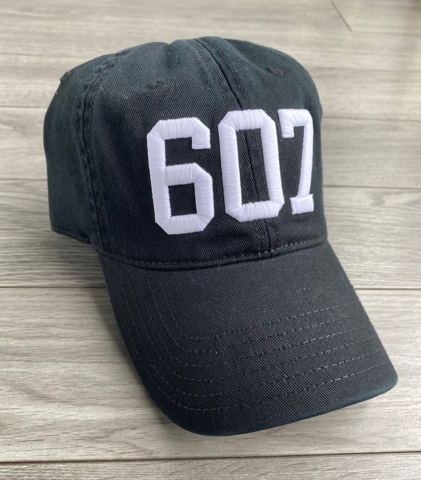 607 Hat Black w/White